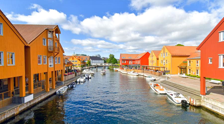 Our car rental services offer a diverse selection of vehicles at in Kristiansand.